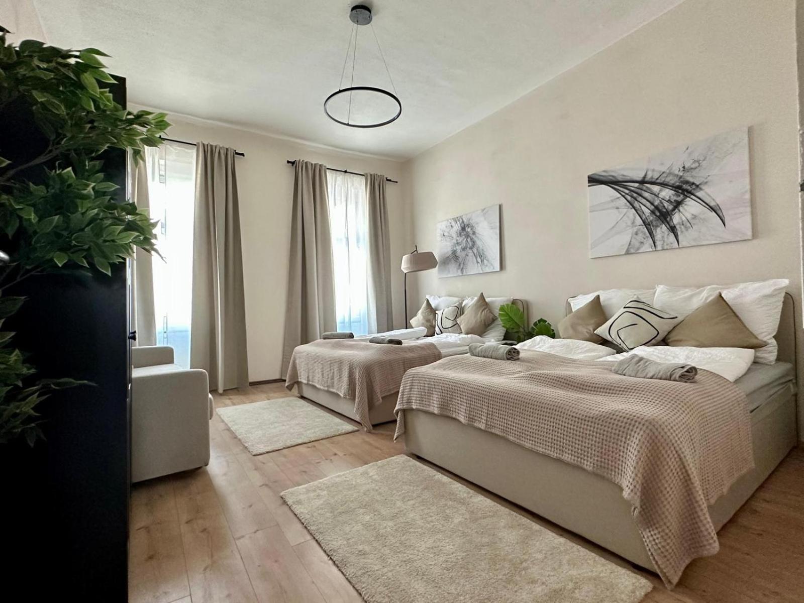 Spacious Apartment, 3 Min To U6 Metro Vienna Exterior photo