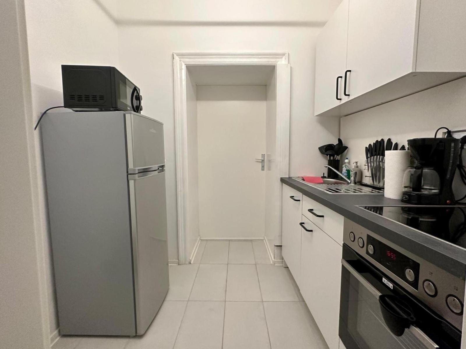 Spacious Apartment, 3 Min To U6 Metro Vienna Exterior photo